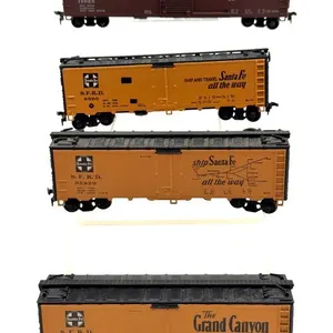 Santa Fe HO Scale Box Cars