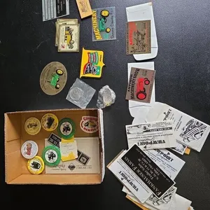 Dash Plaques, Buttons