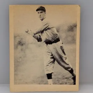 1939 Play Ball #55 Arkie Vaughn HOF Pirates
