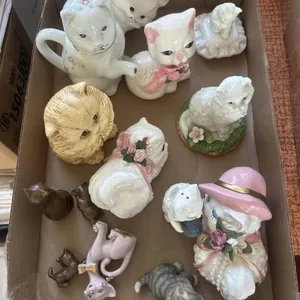 Cats knick knacks