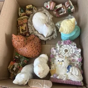 Cat knick knacks