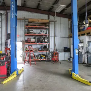 Car/Truck Two Post Lift