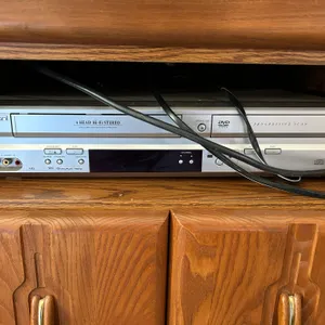 Magnavox  LCD TV, Entertainment Cabinet, DVD/VHS Combo