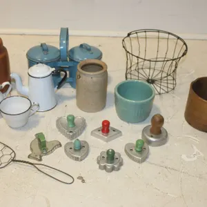 Vintage Kitchenware & Baking Tools