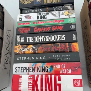 28 Stephen King hardcover books - nice conditon