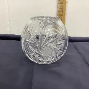 PINWHEEL CRYSTAL BUD VASE