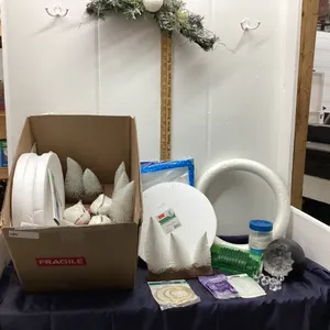 ASSORTMENT OF CRAFT SUPPLIES