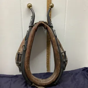 HORSE COLLAR W/ HAMES