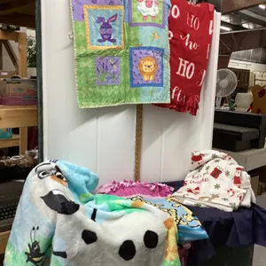 BOX W/ KIDS BLANKETS