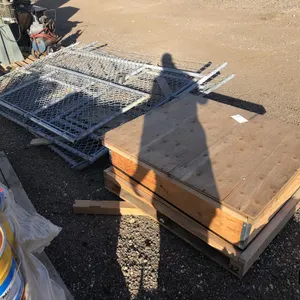 Chain Link Gate w/ Barb Wire Fence Post Covers
 UNRESERVED