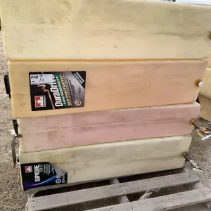 (4) Plastic Oil Tanks (309 L)
 UNRESERVED