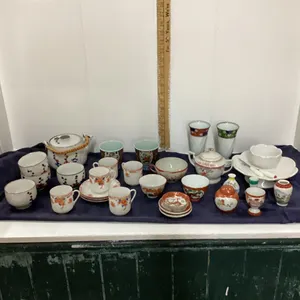 (2) BOXES W/ ORIENTAL THEME TEA SETS/DISHWARE