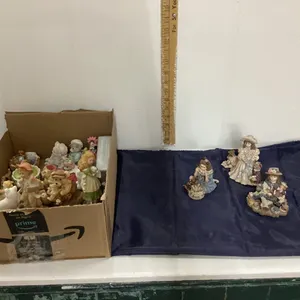 BOX W/ ORNAMENTS - INCLUDES (3) YESTERDAY'S CHILD ORNAMENTS