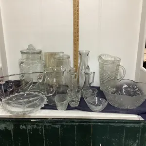 (2) BOXES W/ CLEAR GLASSWARE