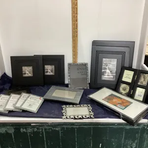 ASSORTMENT OF FRAMES