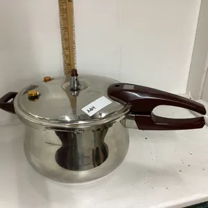 PRESSURE COOKER - "CORNWELL MANDARINO"