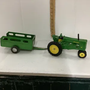 ERTL DIE CAST JD 70 TRACTOR AND VINTAGE METAL WAGON