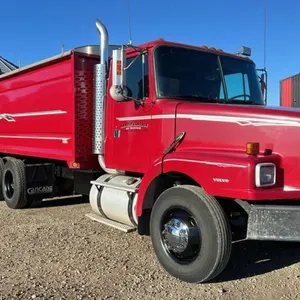 1998,  Volvo t/a grain truck, Safetied,  392,083 showing,  VIN: 4VGJDAPG7WN864032, Owners: Arnold H Jameson, Warren H Jameson, Seller: Fraser Auction 