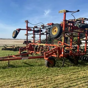 32’ Bourgault FH428-32 series 210 multipurpose air seeder + Bourgault 2155 air cart,  Air seeder S/N 420-1  Air cart S/N 4146