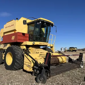 1992 New Holland TR96 Combine w/ NH 97 P/U Header
 UNRESERVED