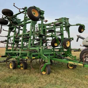 55' JD 1810 tillage, S/N 680111