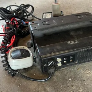 Motorola Maxtrack programmable FM radio