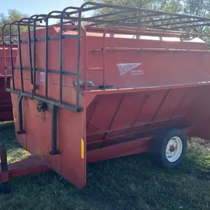 Approx 250 bushel Easy Way creep feeder on wheels