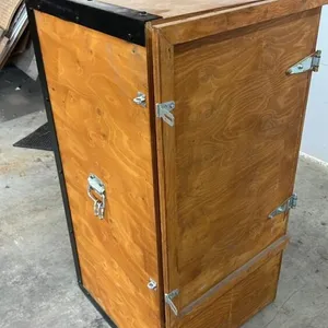 Harness show box for harness and tack