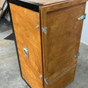 Harness show box for harness and tack