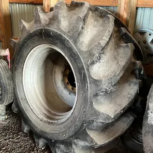 Good Year 30.5L-32 combine drive tire, Rim for NH TX36 combine