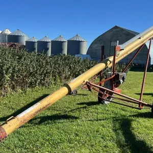 Westfield 7x31 auger w/ Honda eng (As is, not running),