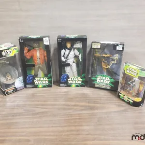 Box w/ Star Wars Power Of The Force Figures
 UNRESERVED