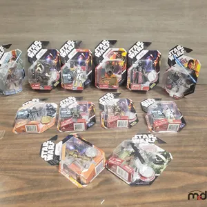 Box w/ Star Wars Misc. Action Figures
 UNRESERVED