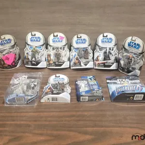 Box w/ Star Wars Misc. Action Figures
 UNRESERVED