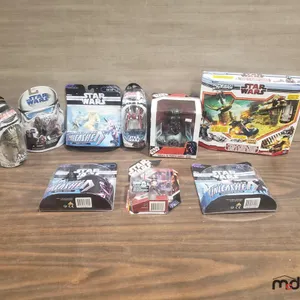 Box w/ Star Wars Misc. Action Figures & More
 UNRESERVED
