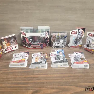 Box w/ Star Wars Misc. Action Figures
 UNRESERVED