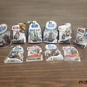 Box w/ Star Wars Misc. Action Figures
 UNRESERVED