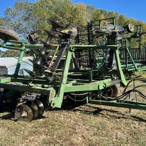 20’ JD 330 tandem disc, S/N 014050A