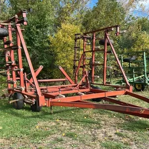 31’ IH 645 Vibra chisel