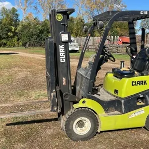 Clark C15 dsl forklift, S/N P152D-0031-9676