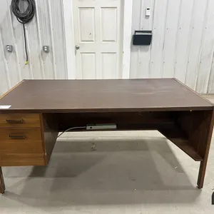 Wooden Office Desk
 UNRESERVED