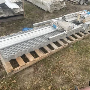 Aluminum Walkway (Approx. 10')
 UNRESERVED