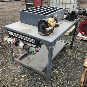 Work Bench w/ Grinder and Vise
 UNRESERVED