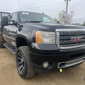 2011 GMC Sierra 3500HD Denali Crew Cab Flatbed Truck