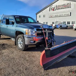 2011 Chevrolet Silverado 2500 Truck w/ Boss 9' Straight Blade
