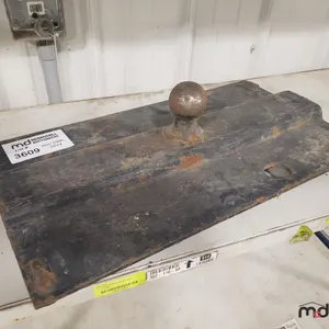 5th Wheel Plate With 2 5/16" Ball
 UNRESERVED