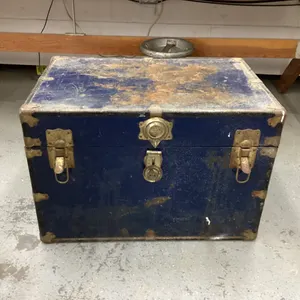 METAL TRUNK