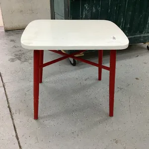 SMALL KIDS TABLE