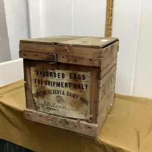 CENTRAL AB DAIRY POOL BURNS' EGG CRATE