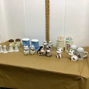 COLLECTION OF SALT &. PEPPER SHAKERS